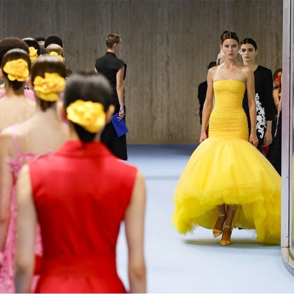 New NWT Carolina Herrera Embroidered Strapless Mermaid Gown Taxi Cab Yellow 8 - Picture 9 of 12
